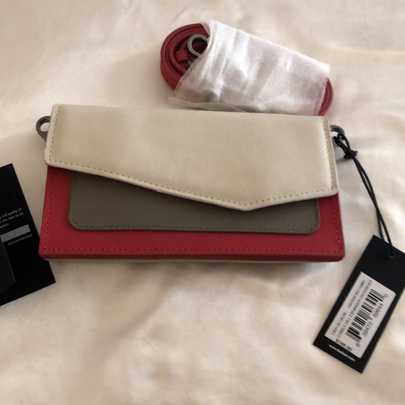 Botkier New York Cobble Hill Expandable Leather Crossbody Luscious Red Combo NWT - Picture 12 of 16